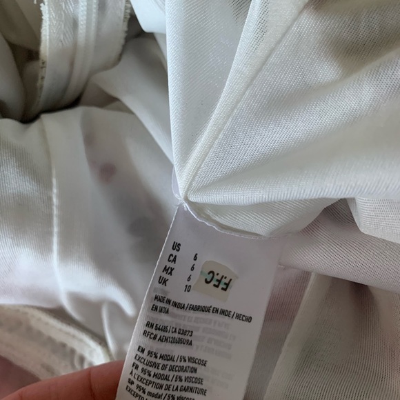 AMERICAN EAGLE OUTFITTERS Cami Floral Crop Jumpsuit With Pockets Ivory Size 6 - Picture 9 of 10